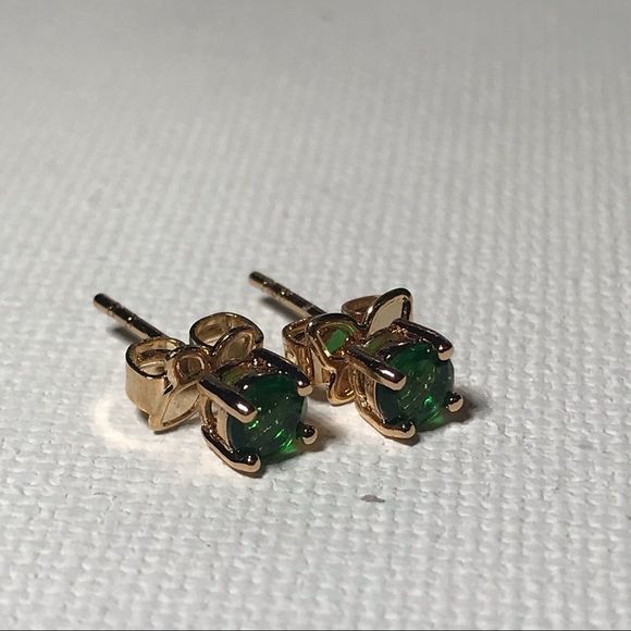 Jewelry - ECUADORIAN stud earrings